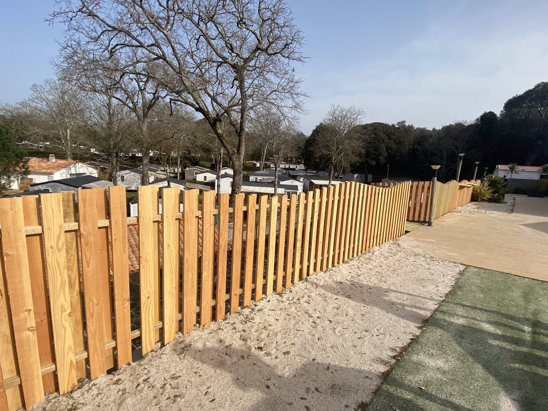 Clôture bois extérieure posée par Négrit Rénovation La Roche-sur-Yon