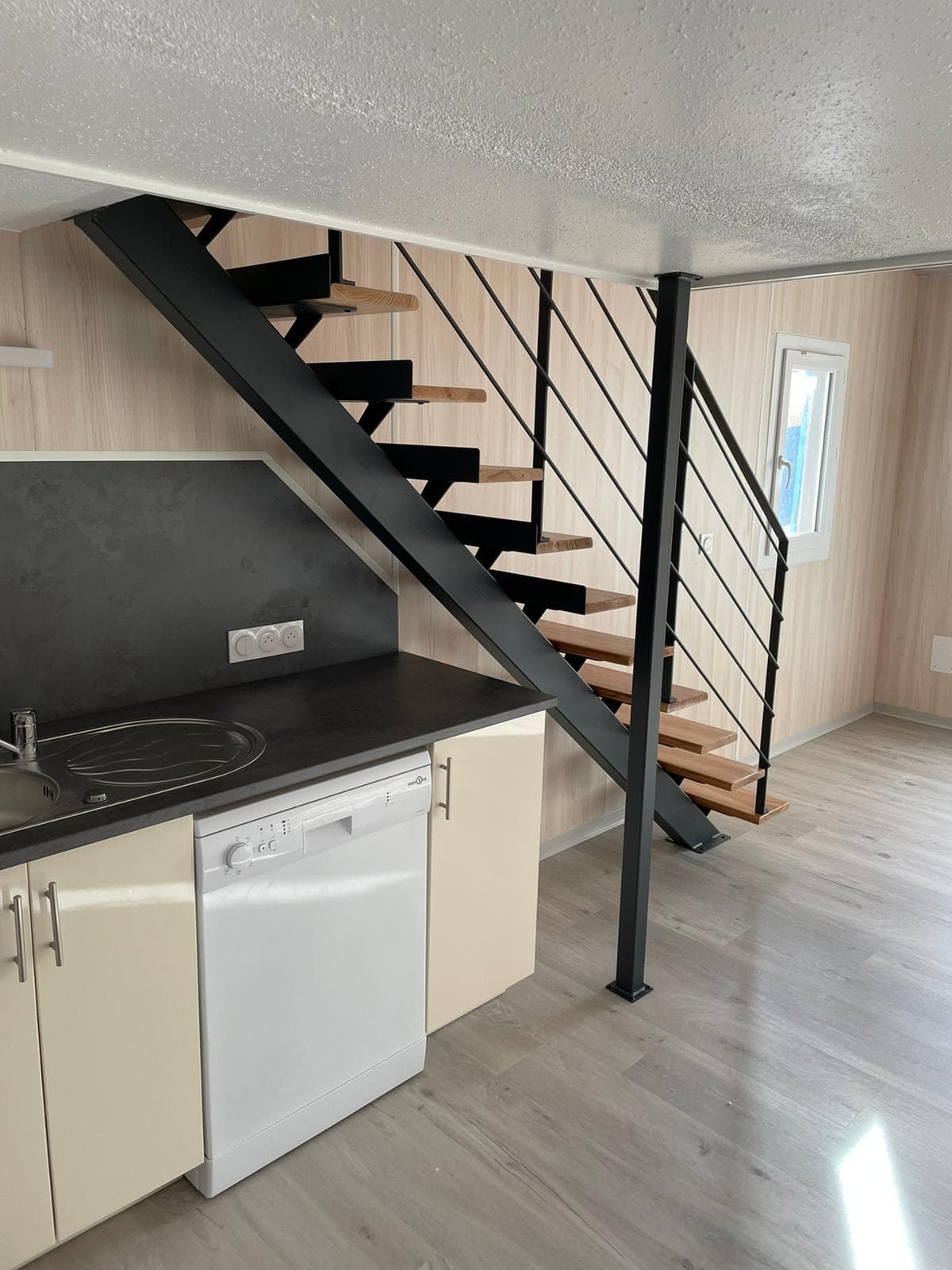 Escalier intérieur bois et métal — menuisier en Vendée