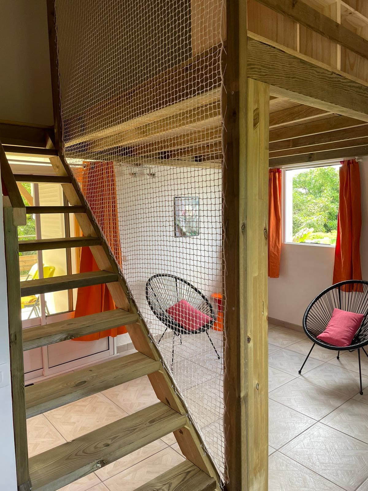 Mezzanine bois sur mesure réalisée par Négrit Rénovation en Vendée